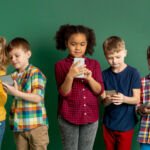 Figlio mio, accendi lo smartphone ma non spegnere il cervello!